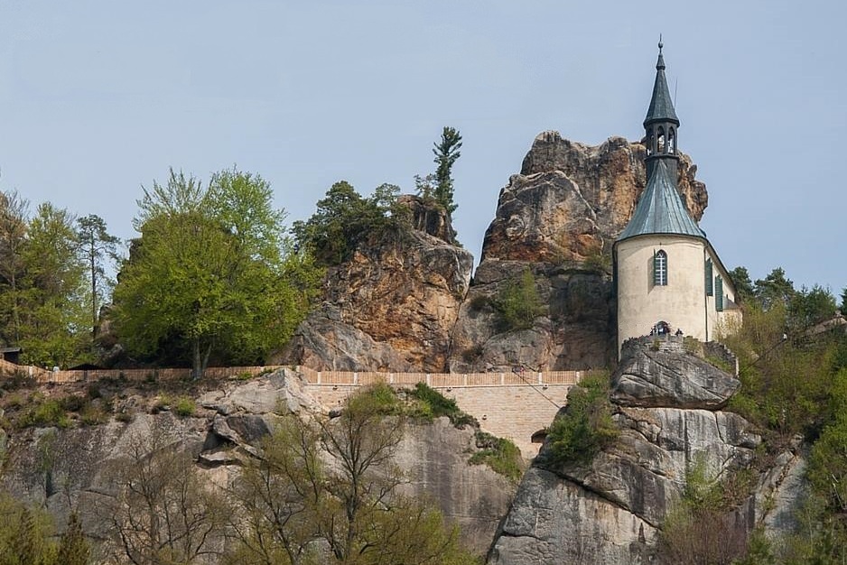 SKALN HRAD VRANOV  PANTHEON