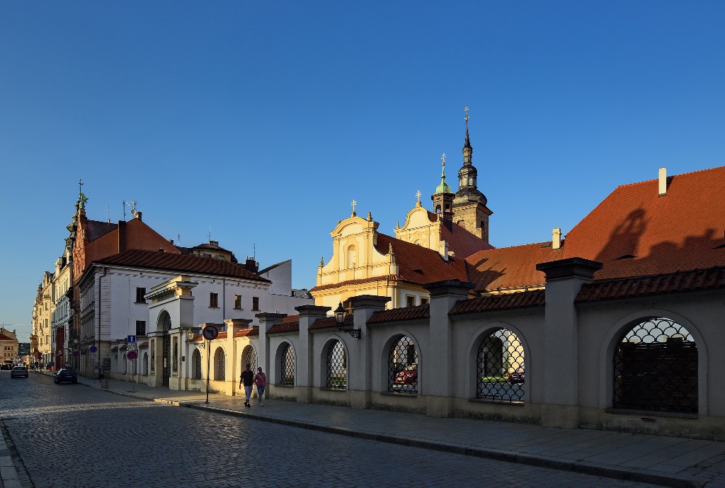 FRANTIKNSK KLTER S KOSTELEM NANEBEVZET PANNY MARIE V PLZNI