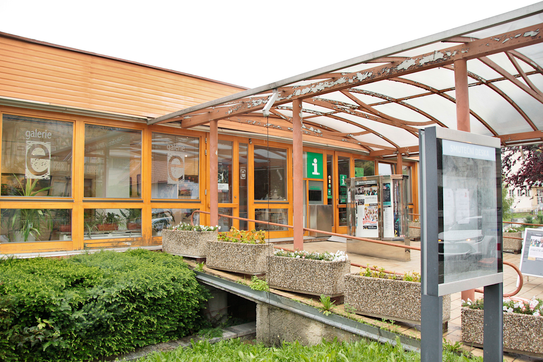 INFORMA�N� CENTRUM - LUHA�OVICE